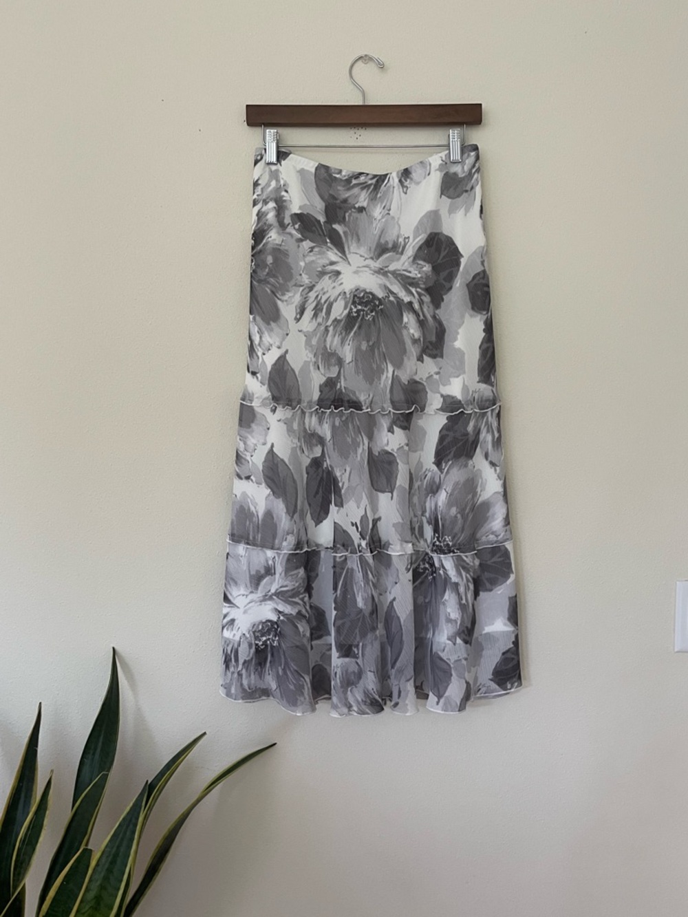 🌷 Alfred Dunner Gray and White Floral Tiered Midi/Maxi Skirt #55